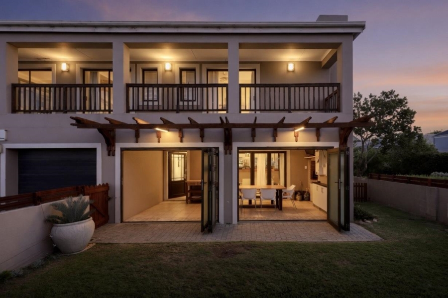 3 Bedroom Property for Sale in Kraaibosch Western Cape
